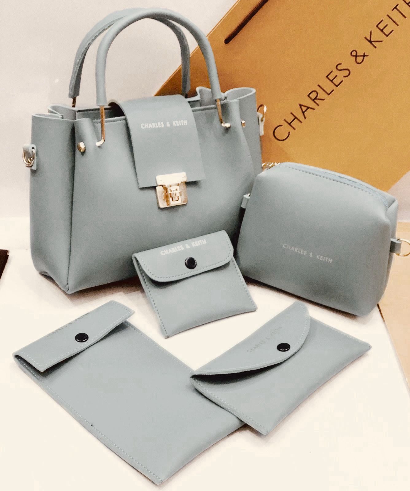 CHARLES & KEITH